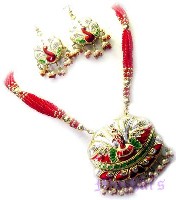 Lac Necklace Ear ring Set - click here for large view